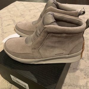 Sorel Women's Out 'N About Plus Mid size 8 winter boots